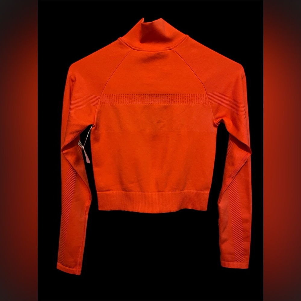 Fabletics Seamless Cropped Zip Up Jacket - image 8